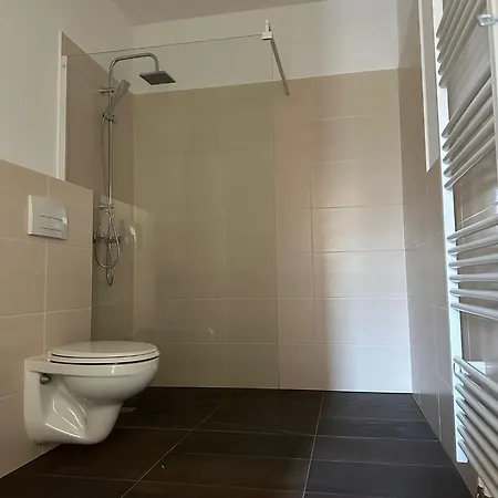 Feelgood 57, Schoenes In Magdeburg-cracau, Inklusive Parkplatz Und Netflix, Nur 1,8 Km Von Getec-arena Und Stadion Entfernt Apartment Magdeburg